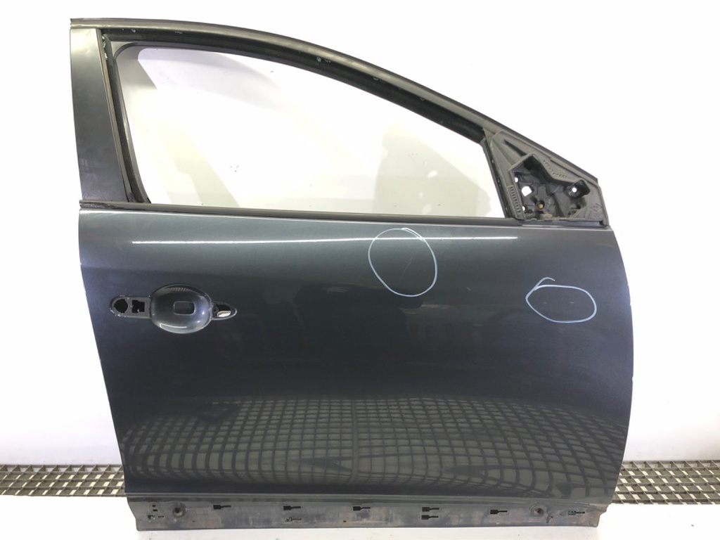 [STARK-562020] Puerta delantera derecha Renault Megane III Grandtour (KZ0/1) 2008-2022