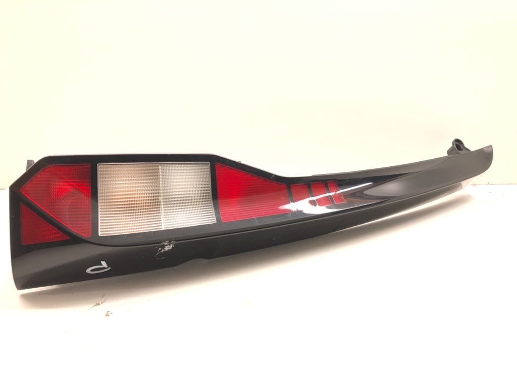 [STARK-681034] Piloto trasero derecho VW Caddy V 2.0 TDi BMT 90 kW 2020-2022