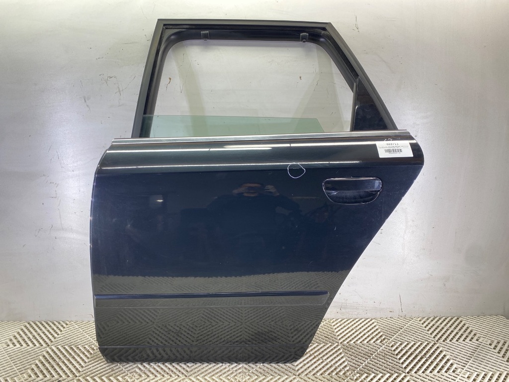 [STARK-669713] Puerta trasera izquierda Audi A4 B7 Avant (8ED) 2004-2008