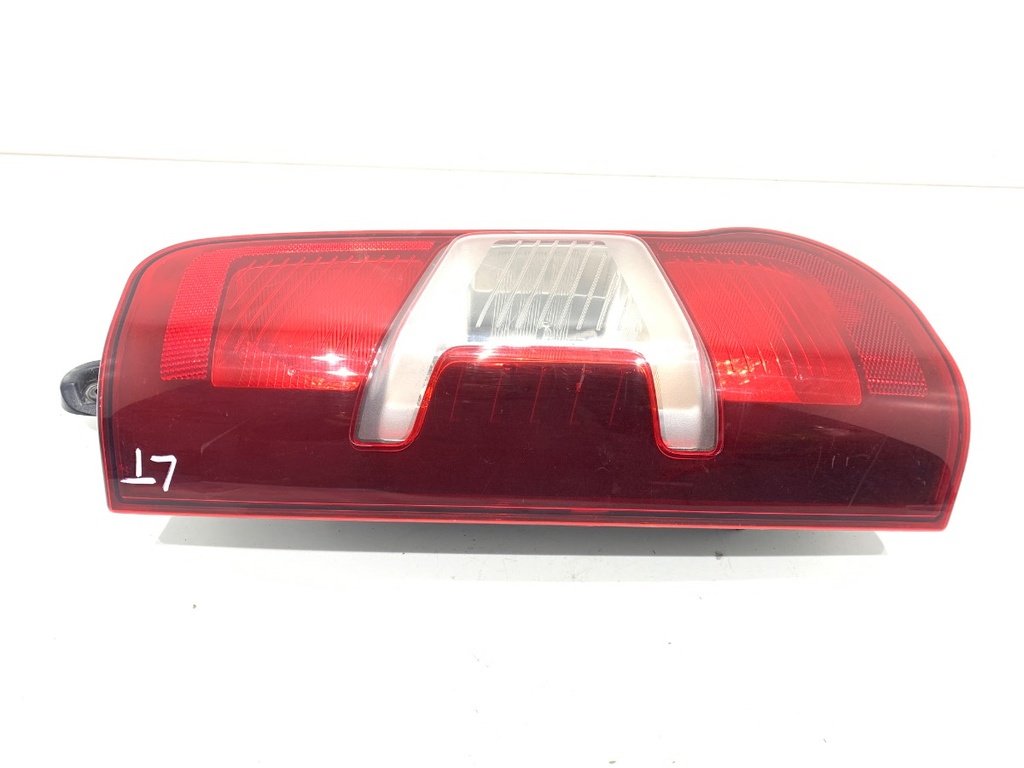 [STARK-801067] Luz trasera izquierda PEUGEOT PARTNER K9 2018-2022