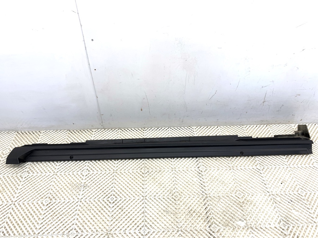 [STARK-886687] Moldura de umbral derecho TOYOTA YARIS CROSS (MXP_) 2020-2022