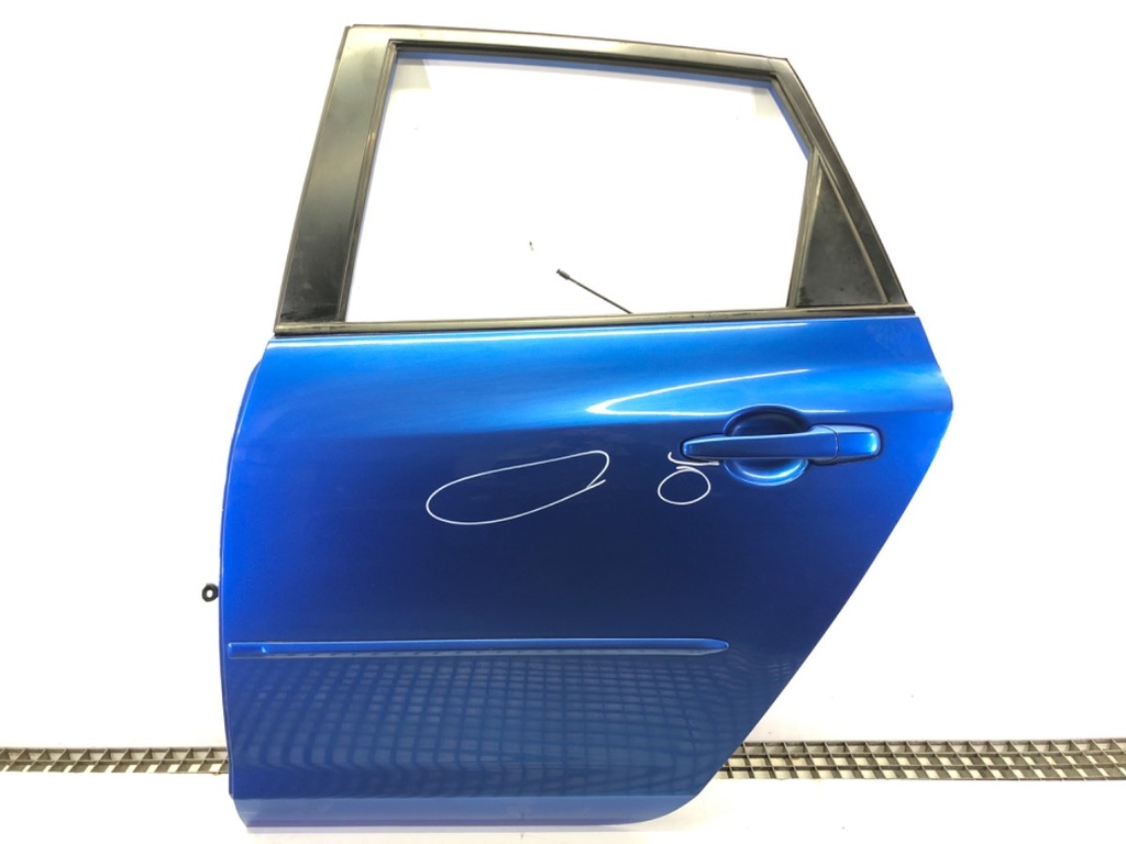 [STARK-560612] Puerta trasera izquierda MAZDA 3 (BK) 2003-2009