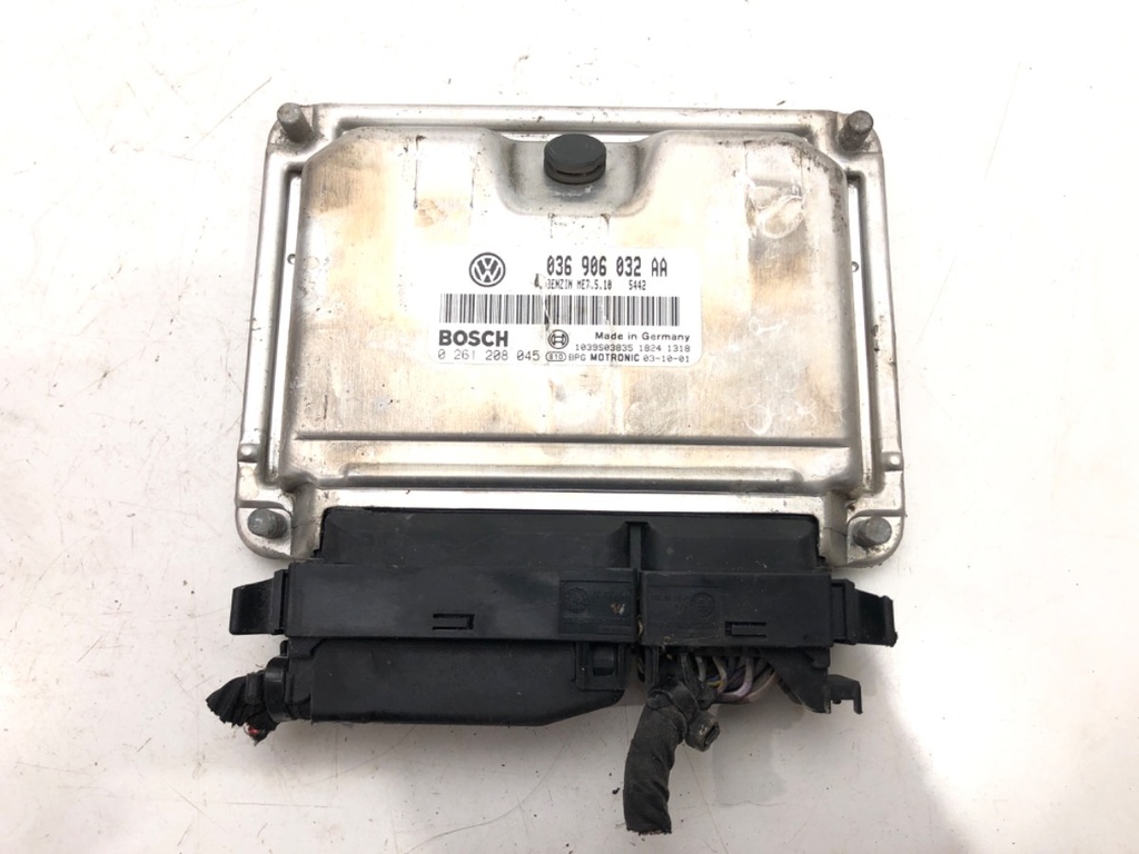 [STARK-588900] Centralita motor VW Golf V (1K1) 1.4 16V 55 kW 2003-2006