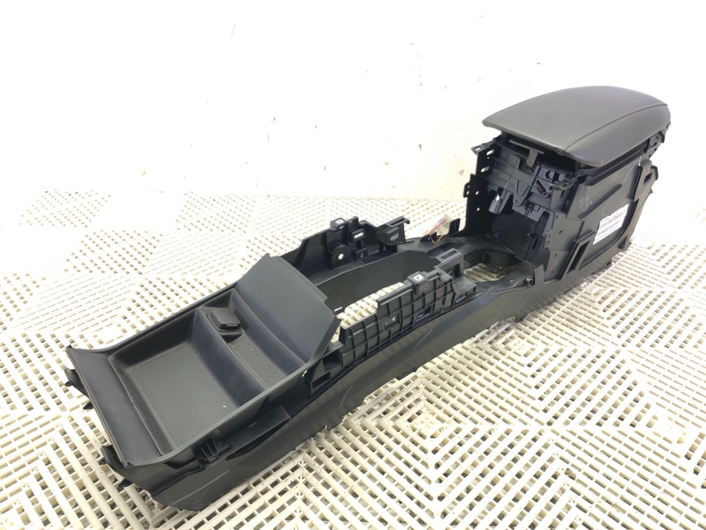 [STARK-652217] Apoyabrazos Ford Mondeo V Sedan (CD) 2.0 Hybrid 2014-2022