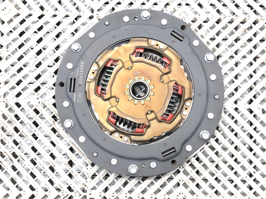 [STARK-692947] Embrague Toyota Corolla liftback (_E21_) 2.0 Hybrid (MZEH12) 2021-2022