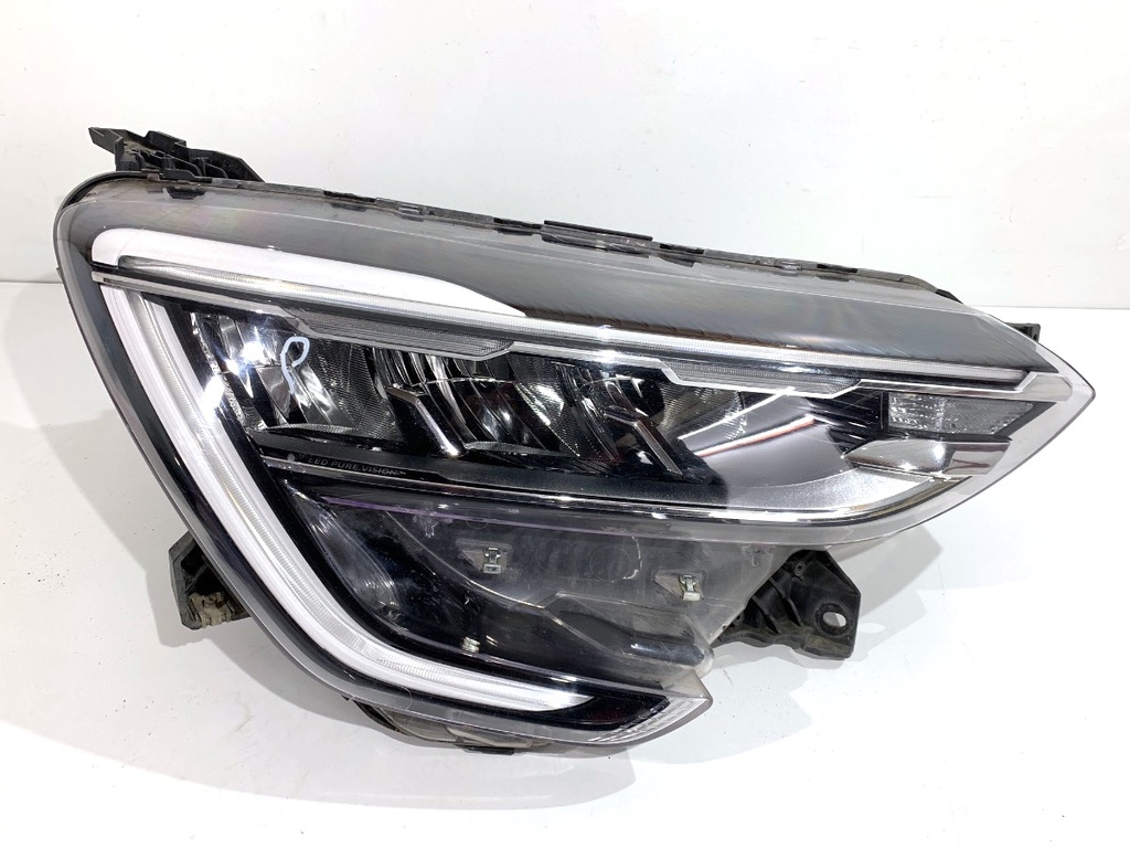 [STARK-842222] Faro delantero derecho Renault Arkana I (LCM_) 2019-2022