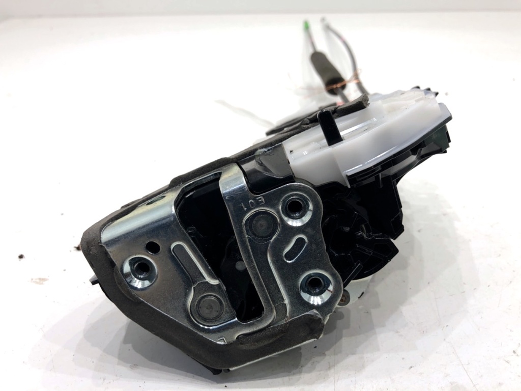 [STARK-736646] Cerradura de puerta trasera izquierda Toyota Camry (_V7_, _VA7_, _VH7_) 2017-2022