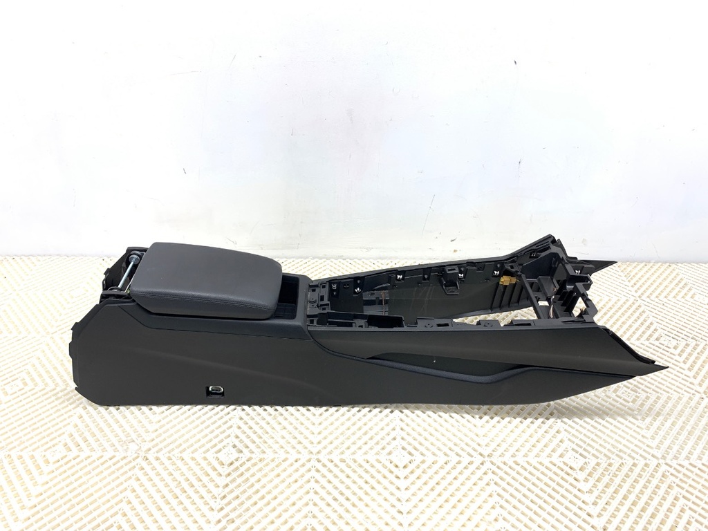 [STARK-784361] Reposabrazos AUDI A5 (F53, F5P) 2016-2022