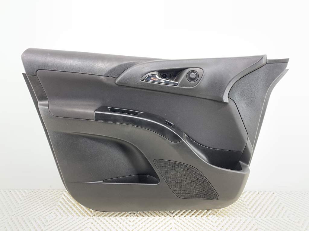 [STARK-789586] Panel de puerta delantero izquierdo Opel Meriva B (S10) 2010-2017