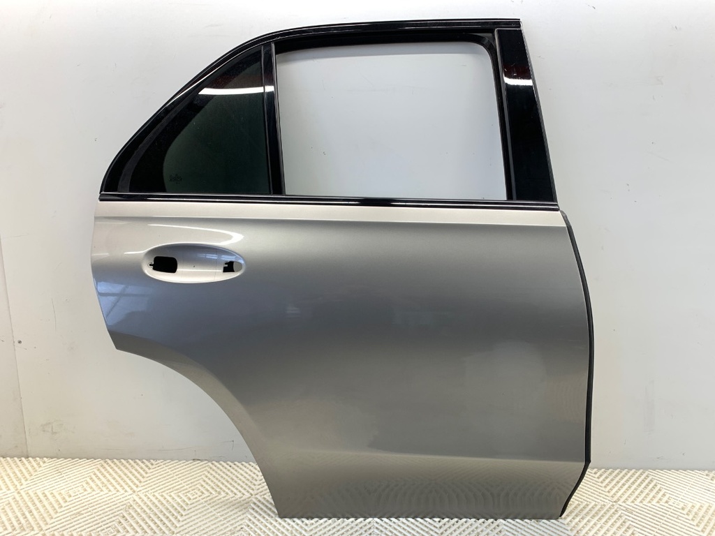 [STARK-895079] Puerta trasera derecha Mercedes-Benz GLE (V167) 2018-