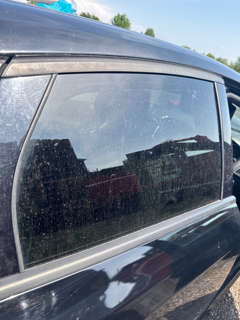 [MTD-530198] Cristal de puerta trasero derecho Ford Focus III