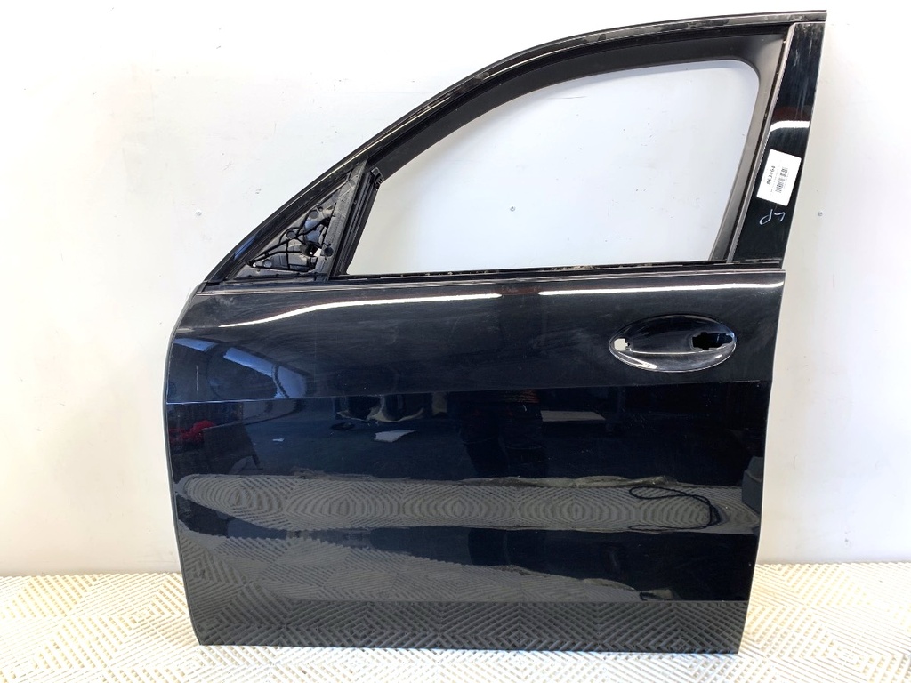 [STARK-863464] Puerta delantera izquierda BMW X5 (G05, F95) 2018-2020