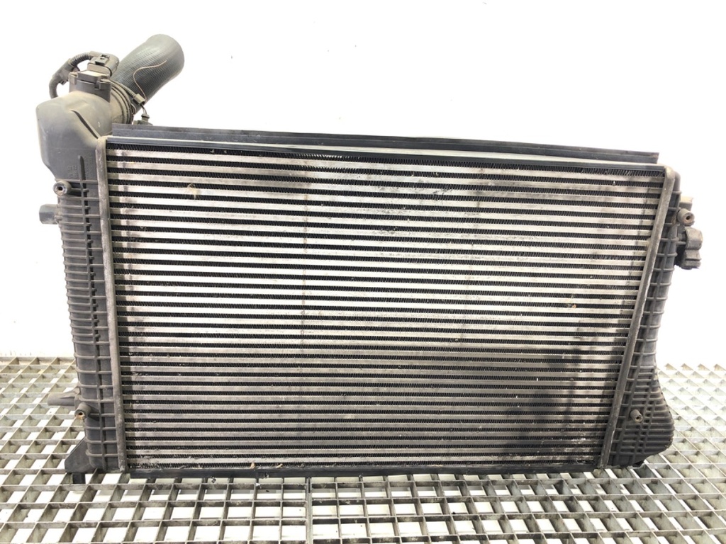 [STARK-815381] Intercooler VW Golf V (1K1) 2.0 TDI 103 kW 2004-2008