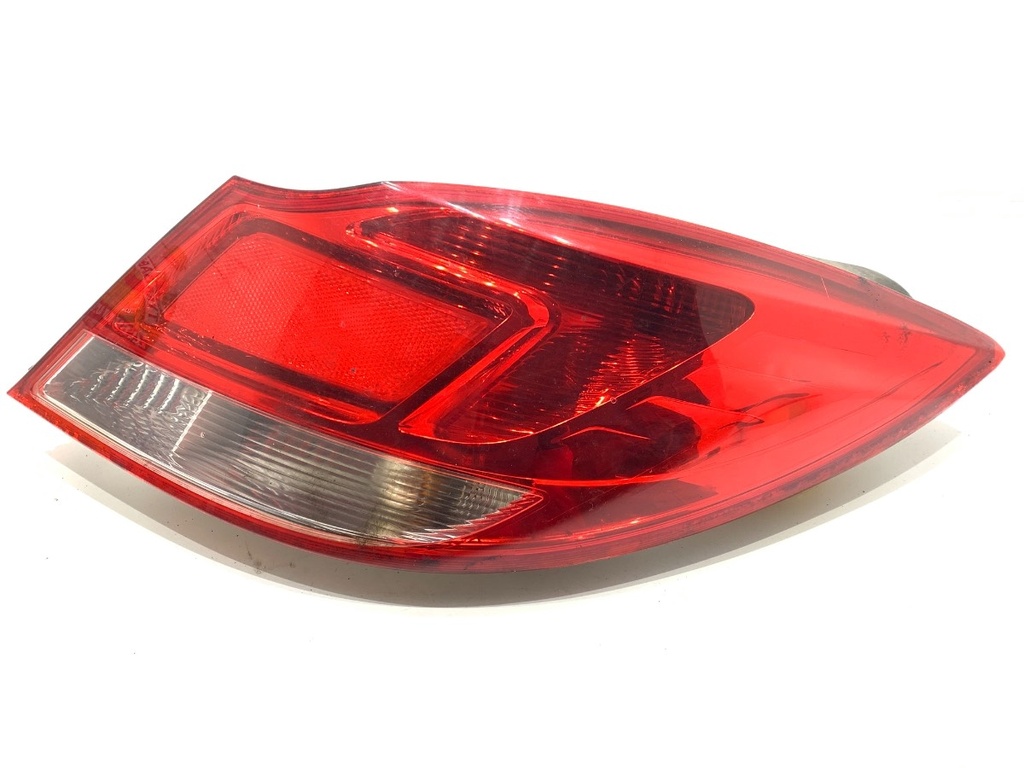 [STARK-815787] Piloto trasero derecho OPEL INSIGNIA A (G09) 2.0 CDTI 118 kW 2008-2017