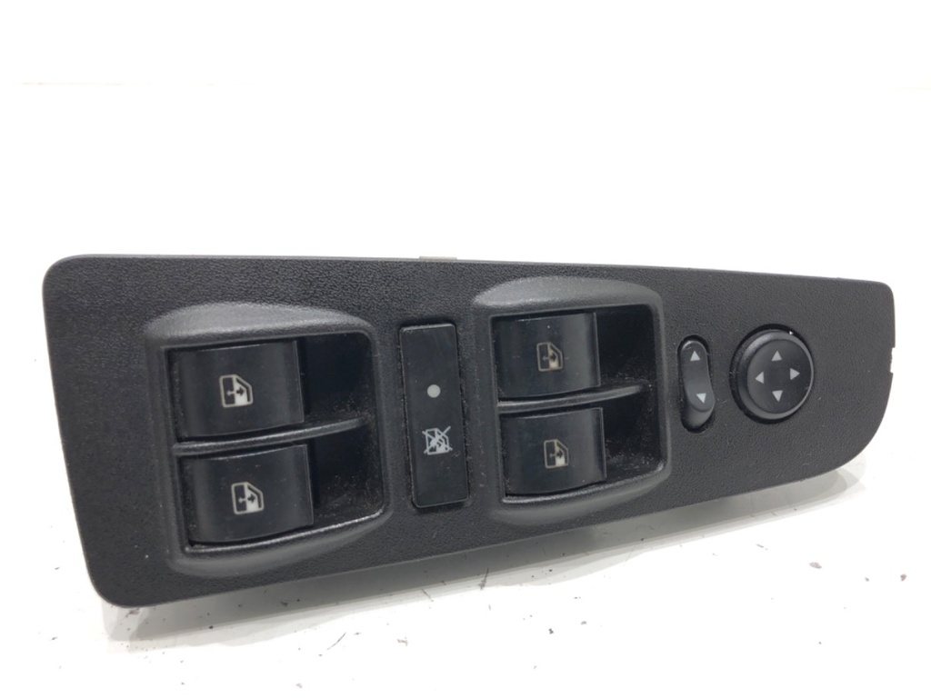 [STARK-819310] Interruptor de elevalunas FIAT LINEA (323_, 110_) 1.4 57 kW 2007-2022