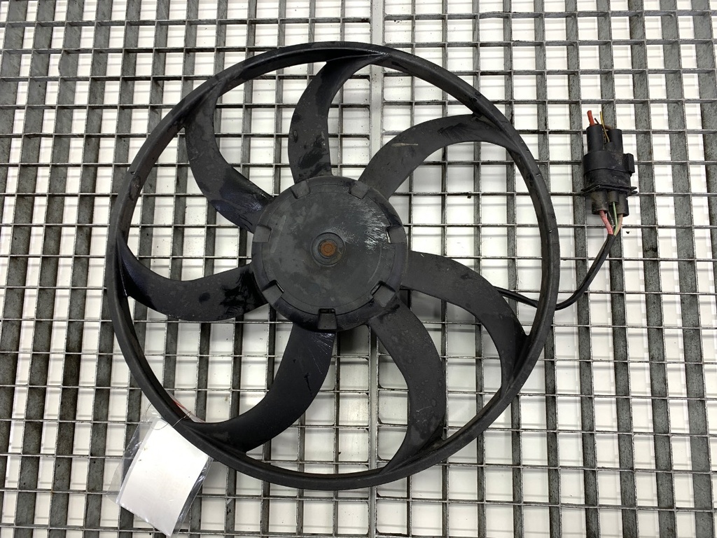 [STARK-821297] Ventilador del radiador VW Golf VI (5K1) 1.6 TDI 77 kW 2009-2012