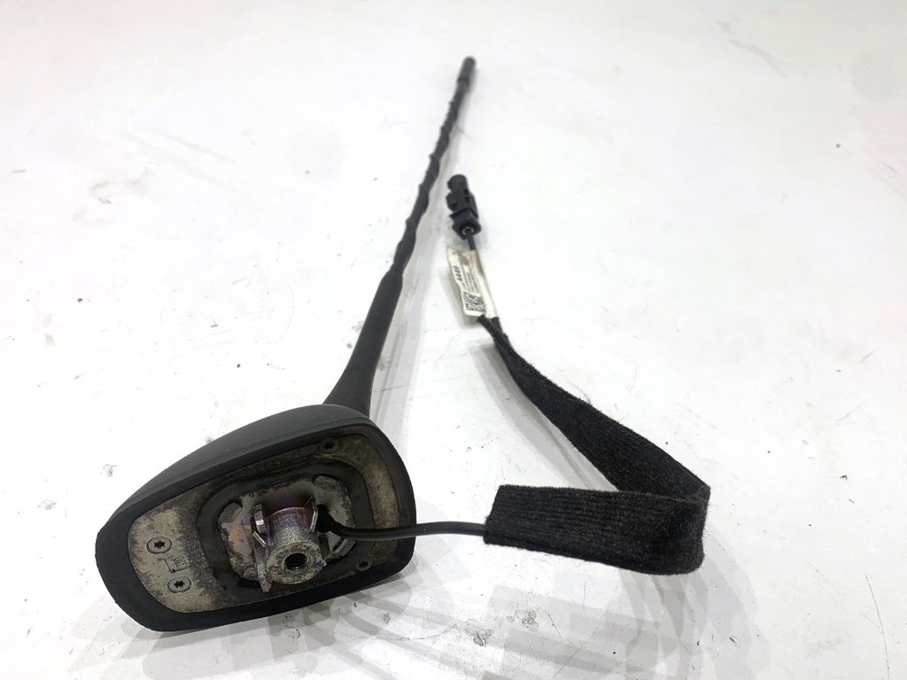 [STARK-825442] Antena OPEL CORSA E (X15) 1.4 66 kW 2014-2022