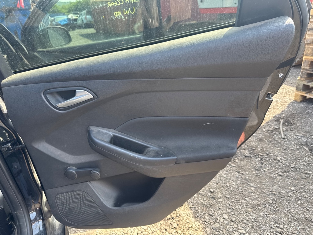 [MTD-530202] Panel interior puerta trasera derecha Ford Focus III 1.0 EcoBoost