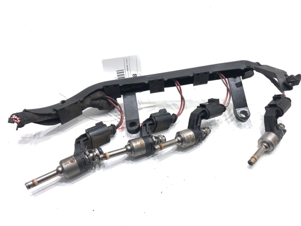 [STARK-831134] Riel de combustible SKODA YETI (5L) 1.4 TSI 90 kW 03C906036M