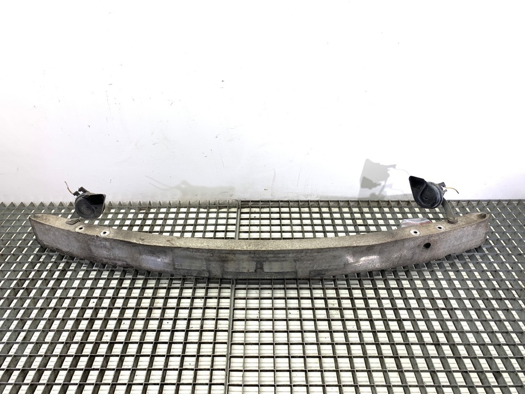 [STARK-836223] Barra de parachoques delantero Mercedes-Benz Clase B Sports Tourer (W245) 2005-2011