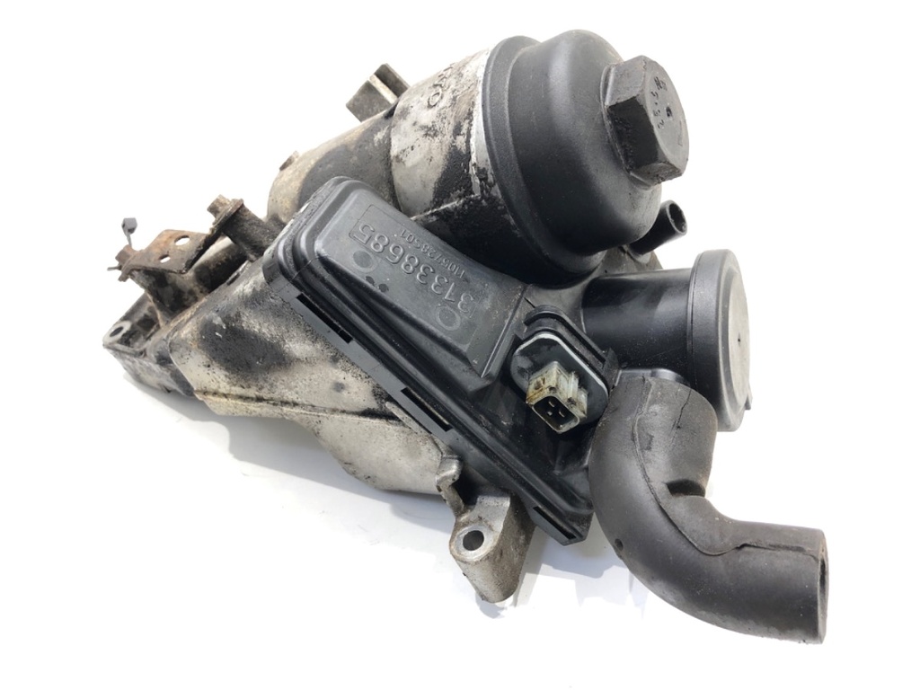 [STARK-837020] Base de filtro de aceite para Volvo V70 III (135) 2.5 T 147 kW 2007-2009