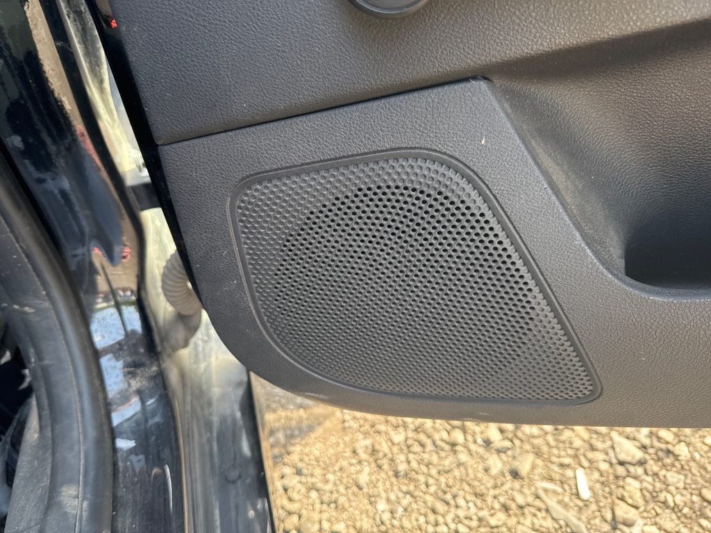 [MTD-530205] Altavoz puerta trasera derecha Ford Focus III
