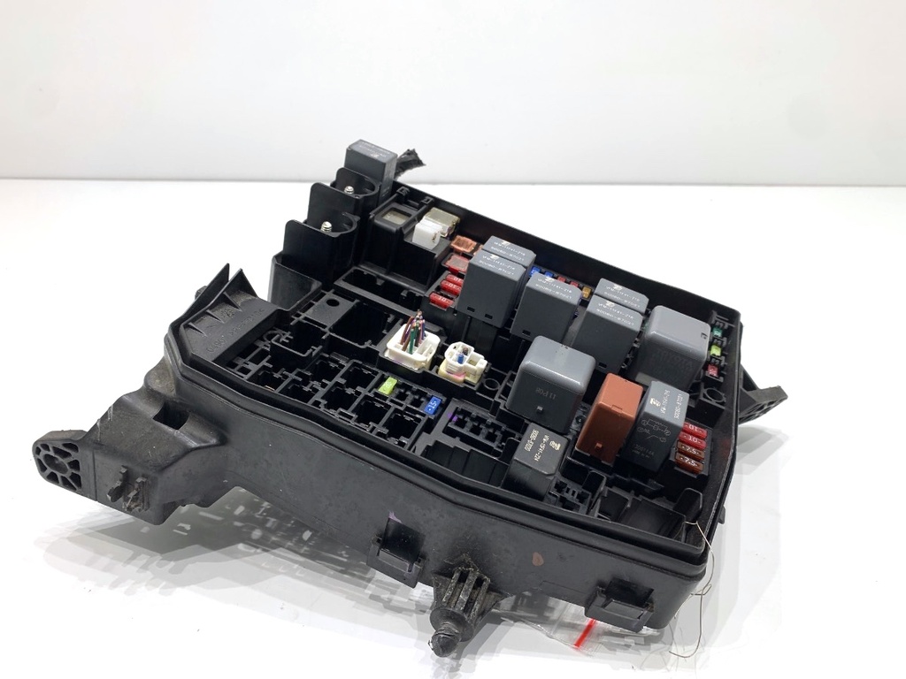 [STARK-845149] Caja de fusibles Toyota Auris (_E18_) 1.6 (ZRE181_, ZRE185_) 97 kW 2012-2018