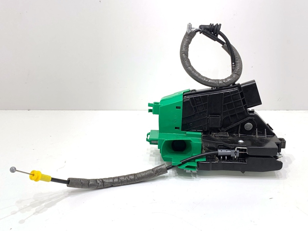 [STARK-848210] Cerradura de puerta delantera derecha HYUNDAI i30 (PDE, PD, PDEN) 2016-2022