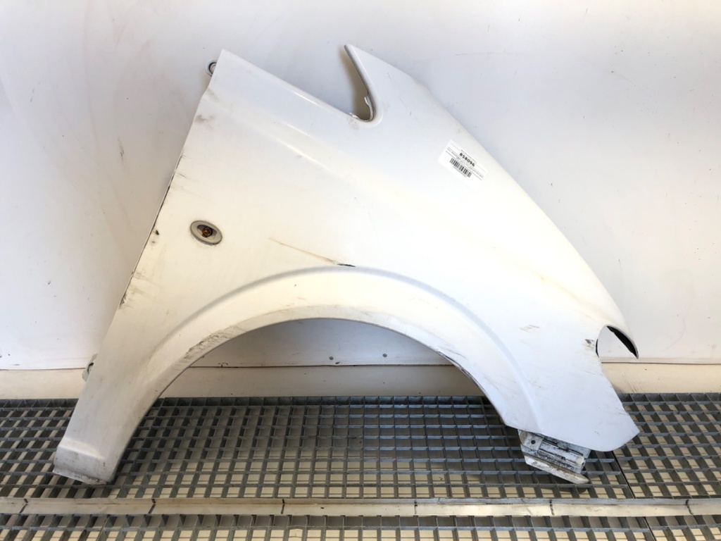 [STARK-858096] Aleta delantera derecha Mercedes-Benz Vito / Mixto Skrzynia (W639) 2003-2022