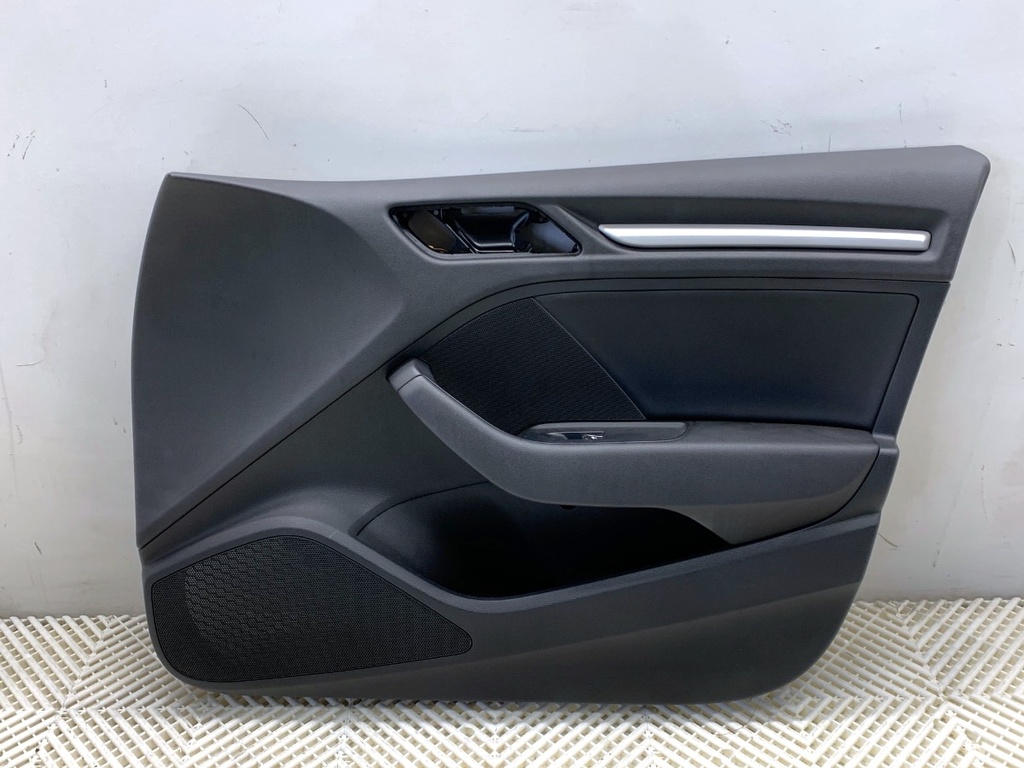 [STARK-860106] Panel de puerta delantero derecho Audi A3 Limousine (8VS, 8VM) 2013-2022