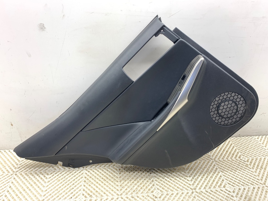 [STARK-861321] Panel de puerta trasera izquierdo LEXUS IS III (_E3_) 2013-2022