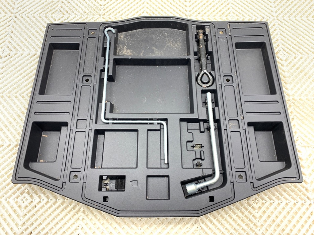 [STARK-862432] Kit de herramientas LEXUS IS III (_E3_) 2013-2022