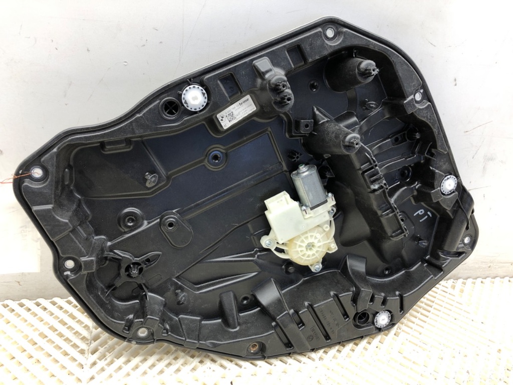 [STARK-863457] Elevador de luneta trasera derecha BMW X5 (G05, F95) 2018-2020