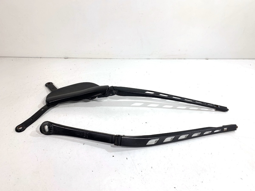 [STARK-865025] Brazo limpiaparabrisas delantero BMW Serie 5 Touring (E61) 2004-2010