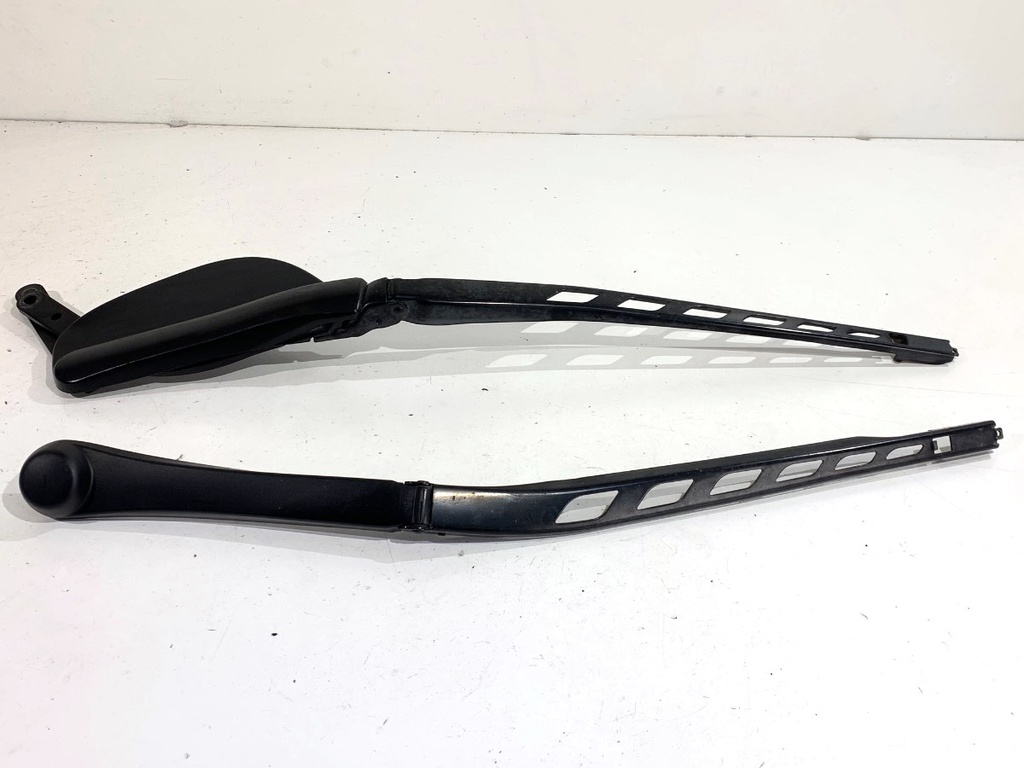 [STARK-868007] Brazo limpiaparabrisas delantero BMW 5 (E60) 2003-2010