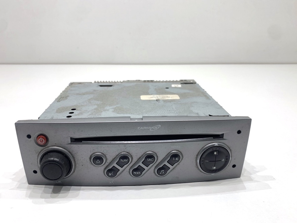 [STARK-868916] Radio Renault Scénic II 2.0 gasolina 2003-2009 8200796847F