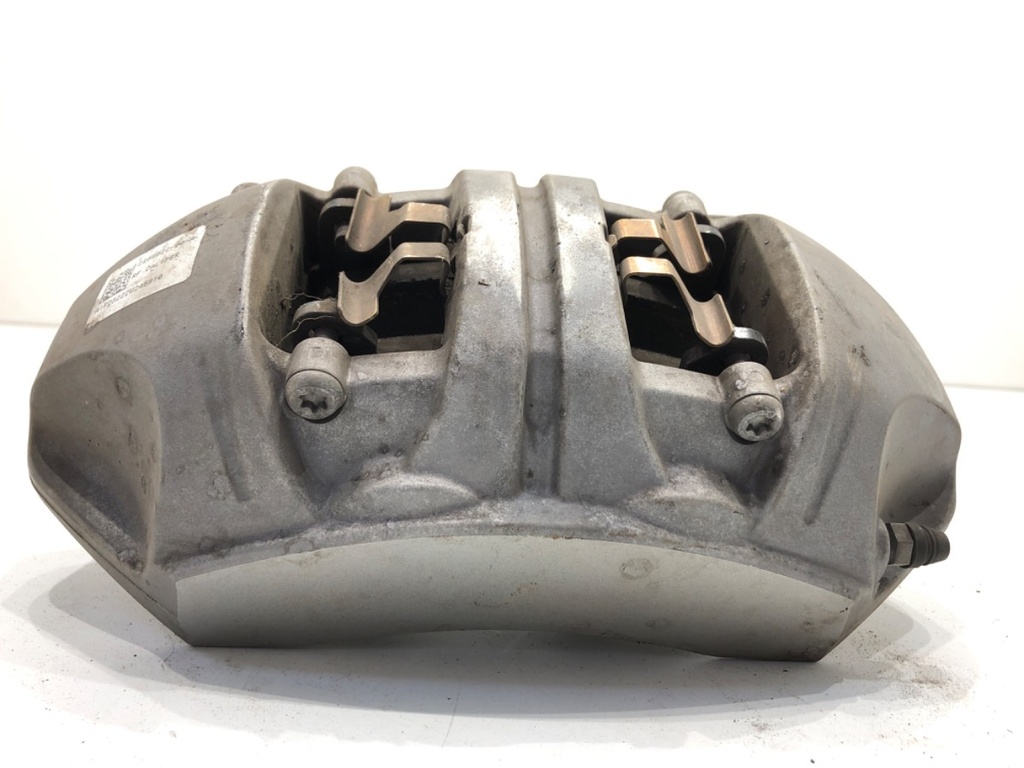 [STARK-879383] Pinza de freno delantera derecha Tesla Model Y (5YJY) 2019-2022