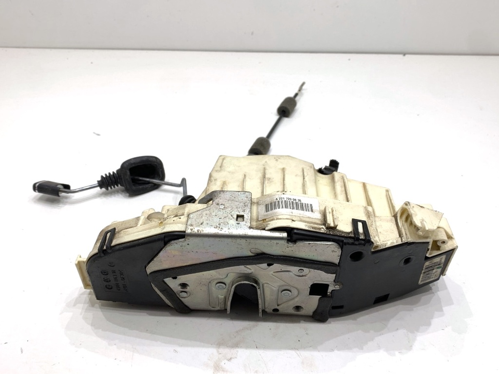 [STARK-882060] Cerradura de puerta delantera derecha MERCEDES-BENZ Clase S (W221) 2005-2013