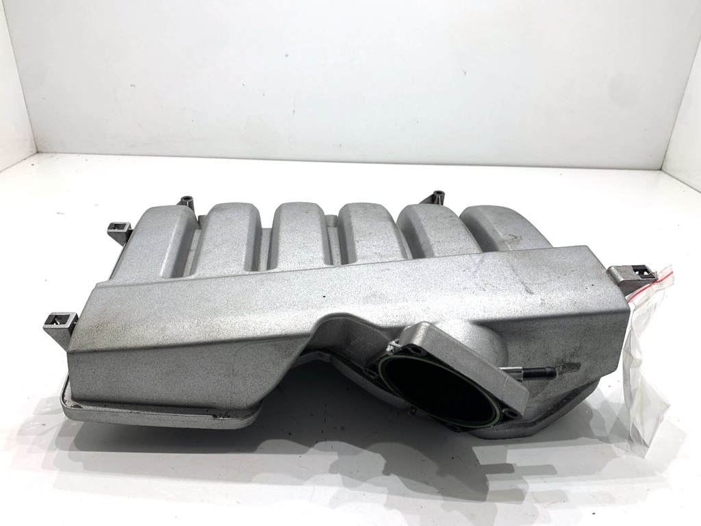 [STARK-887091] Colector de admisión Audi A8 D4 (4H2,4H8,4HC,4HL) 6.3 W12 2011-2018