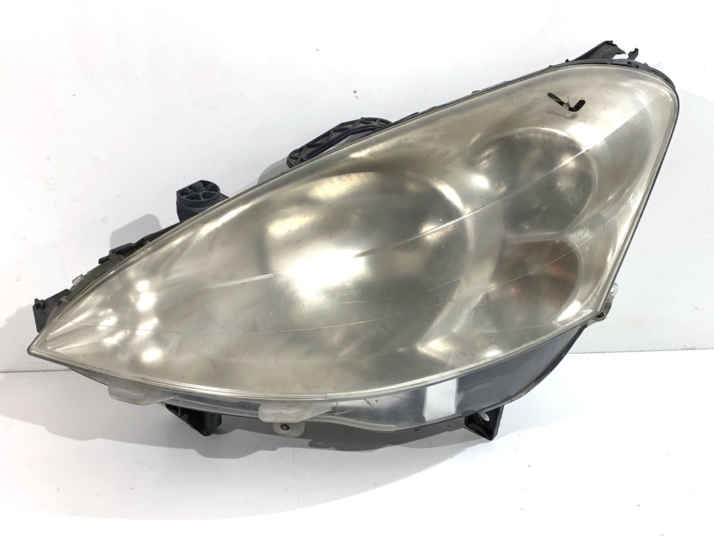 [STARK-891893] Faros delanteros izquierdos PEUGEOT PARTNER 2008-2022
