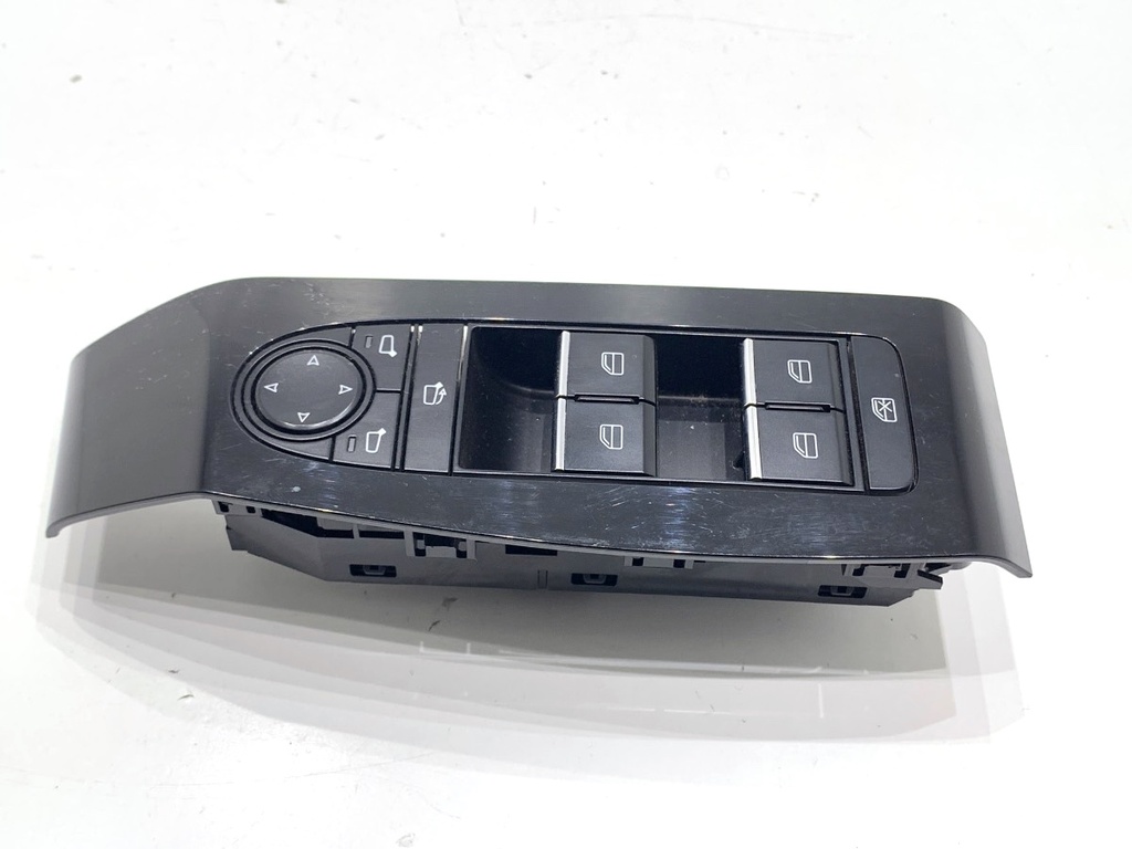 [STARK-892796] Interruptor de elevalunas MAZDA 3 liftback (BP) 2018-2022