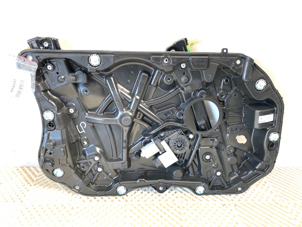 [STARK-894437] Elevalunas delantero izquierdo BMW Serie 5 (G30, F90) 2016-2022