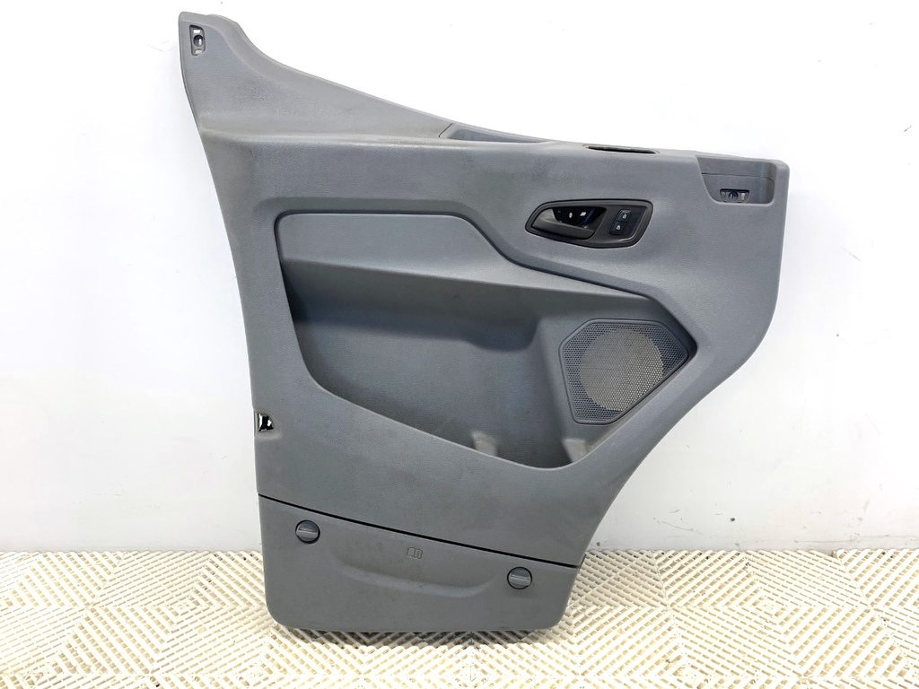 [STARK-901813] Panel de puerta delantero izquierdo Ford Transit V363 Autobus (FAD, FBD) 2013-2022