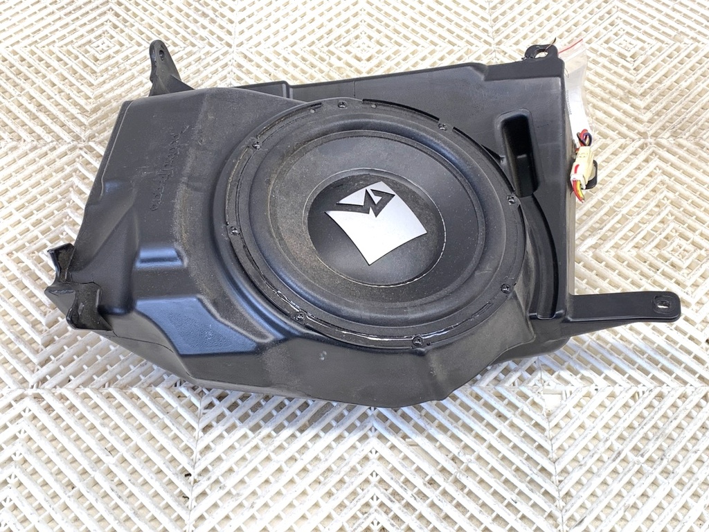 [STARK-906311] Subwoofer Mitsubishi Outlander III 2010-2022