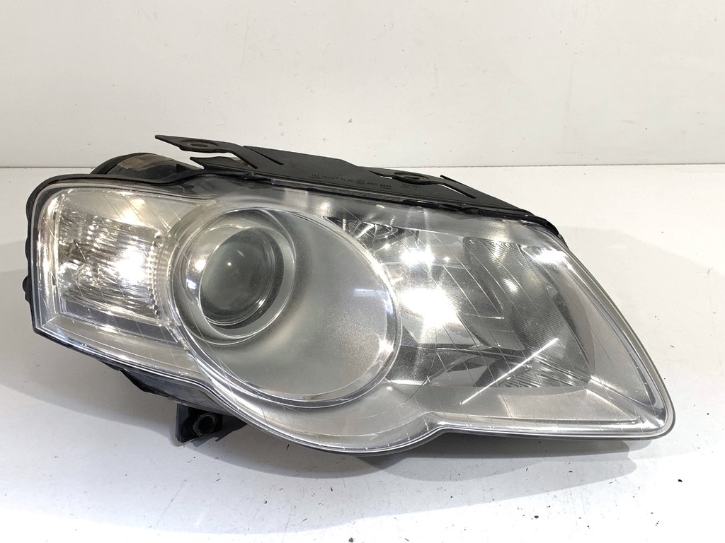 [STARK-905235] Faro delantero derecho VW Passat B6 (3C2) 2.0 FSI 110 kW 2005-2010