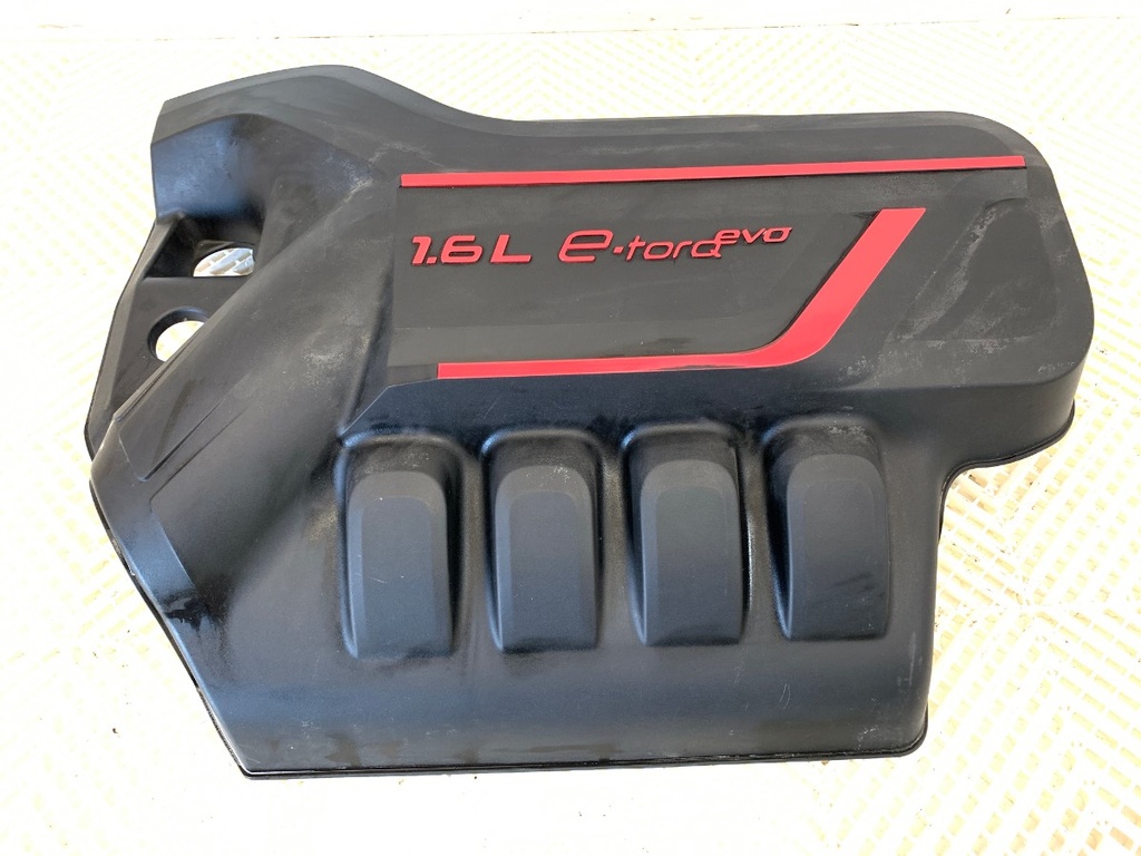 [STARK-910458] Cubierta de motor FIAT TIPO sedan (356_) 1.6 gasolina 2015-2022