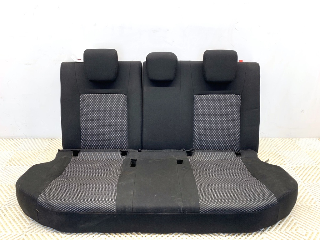 [STARK-911250] Asiento trasero segunda fila SUZUKI VITARA (LY) 2015-2022 1.4 Hybrid 95 kW 129 CV