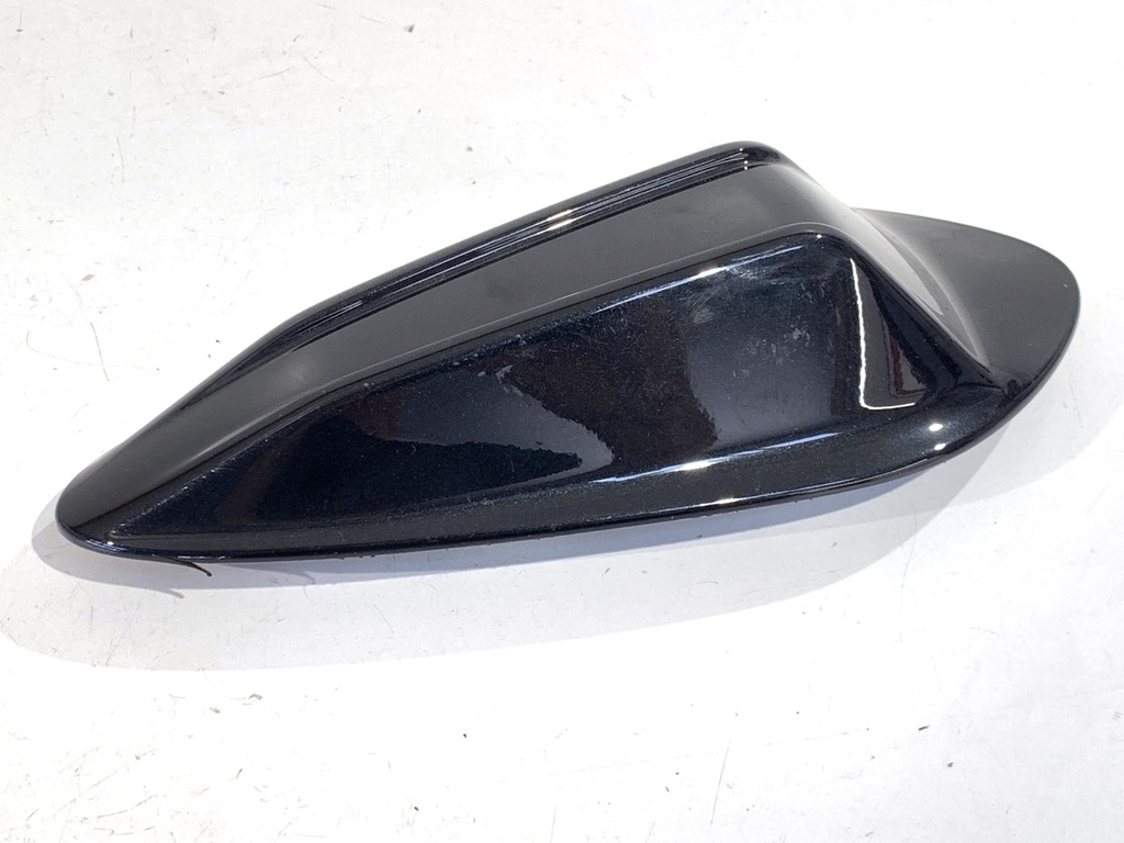[STARK-912882] Antena BMW Serie 1 (F70) 2024-