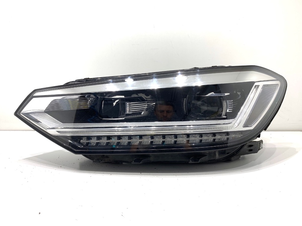[STARK-728638] Faros delanteros izquierdos VW Touran (5T1) 2015-2022