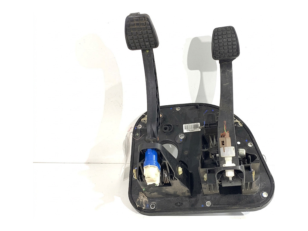 [STARK-918187] Pedales IVECO Daily VI 2014-2022